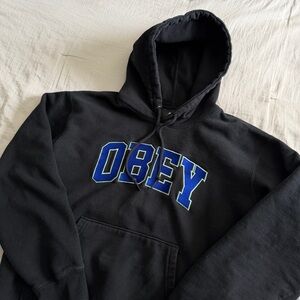 Obey Embroidered Collegiate Spellout Pullover Hoodie Sweatshirt Black Men’s Med